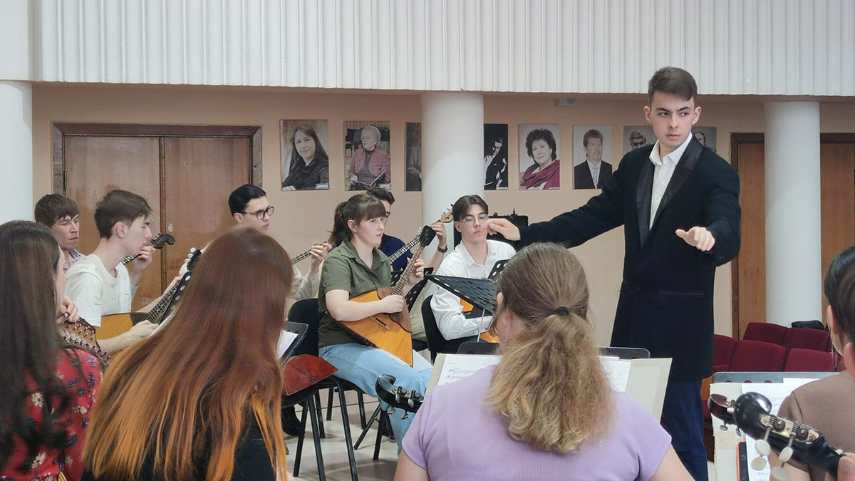 Концерт оркестру народних інструментів "Дивертисмент"